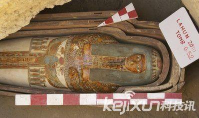 埃及考古發(fā)現(xiàn)57座古墓 部分裝有木乃伊