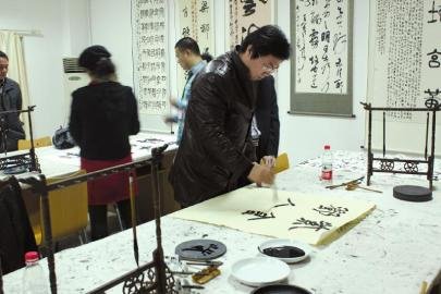 ��СƽĸУ����У�c ������܊�����101��(�D)