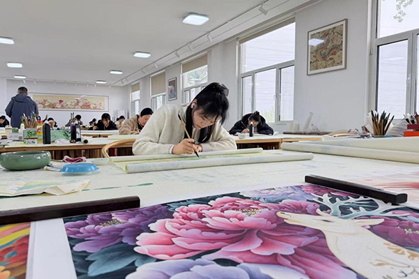 ���������M(j��n)�й��Pĵ������(chu��ng)��������W(w��ng)ӛ�� ��歔z