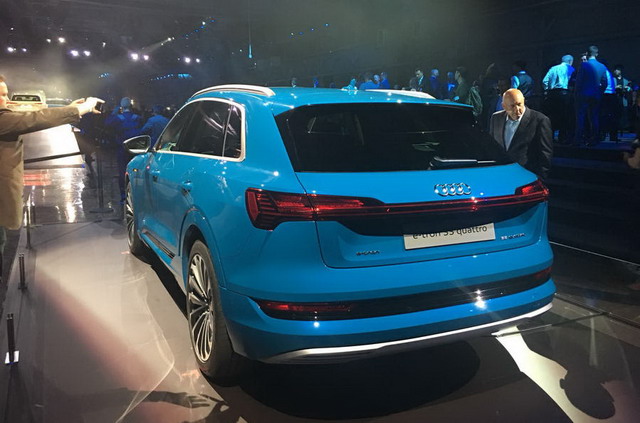 �W�ϰl(f��)���׿늄�(d��ng)��܇e-tron �m(x��)������_(d��)400����