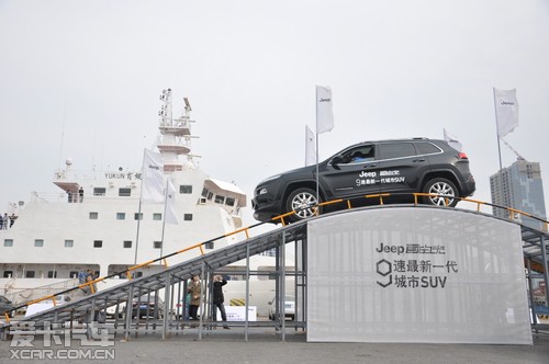 ����һ������SUV Jeep���ɹ���B����