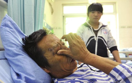 �ɶ�17�qŮ�������μ� ������o�������x��(�D)