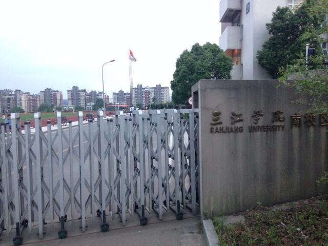 ��һ���������Լ�4�qŮ����ˮ��������