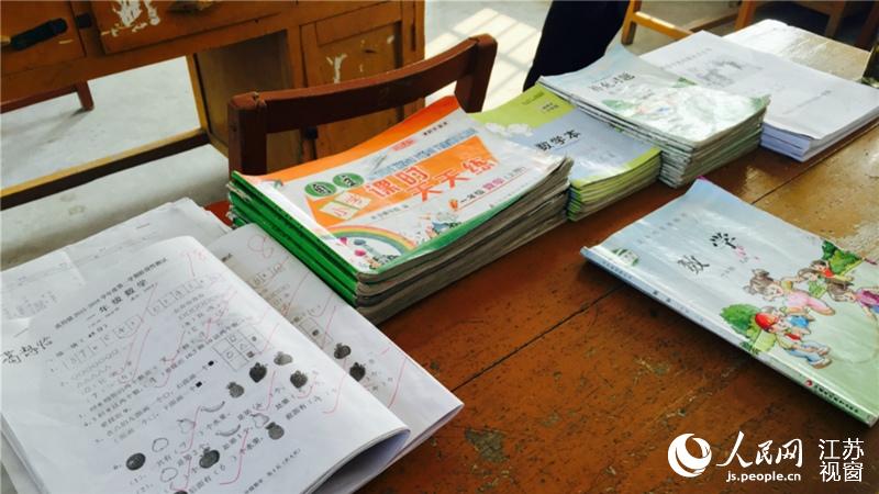 ���d�̌W(xu��)�c(di��n)У�L(zh��ng)�O��܊���Vӛ������Փ�Ă�(g��)�꼉(j��)���W(xu��)���ɿ�(j��)���ܺ����mȻ��?y��n)���o(j��)СҲ��(��i)�棬��ԓ��ԇ�ɿ�(j��)߀���e(cu��)��