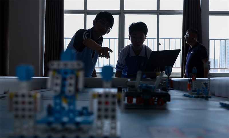 7��12������ɽ�|ʡ�R�ʵ�ʮ�ЌW�������W�������M�ЙC���˾����{(di��o)ԇ��