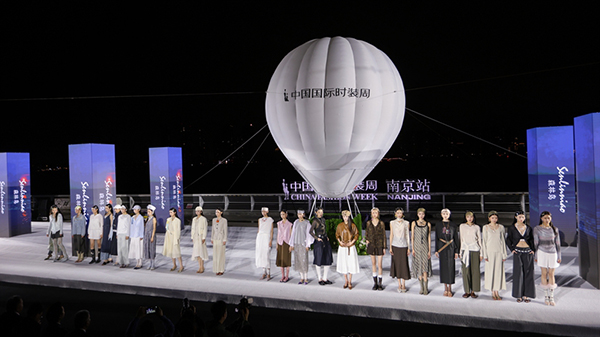 ��ӬF(xi��n)�����Ͼ������^(q��)���D