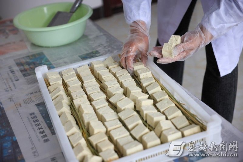 682ff7f40cf24eaf6cf9dcf0