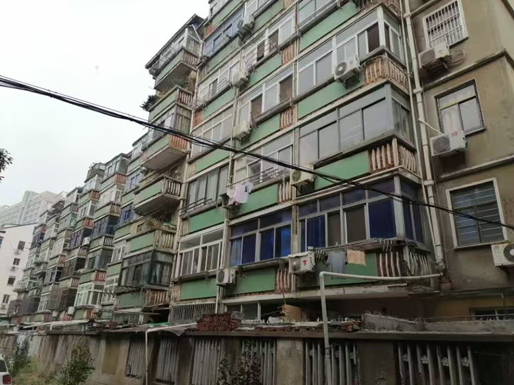 ����ǰ��б����С�^(q��)��б������^(q��)���D