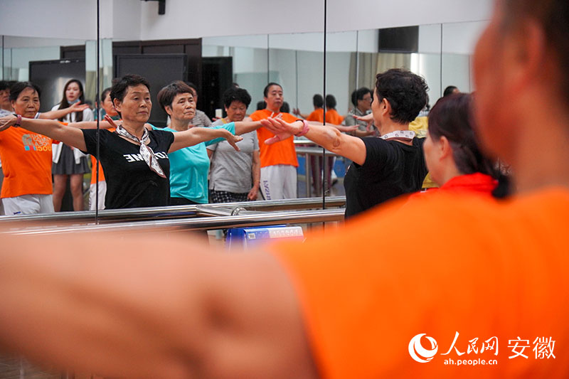 �R���^(q��)�����W�������˂������Ͻ������n������W �����z