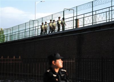 �������侯��(zh��n)ʿ���Ӊۿh������Ѳ߉��(zh��)�������A��ӛ�� ���P �z