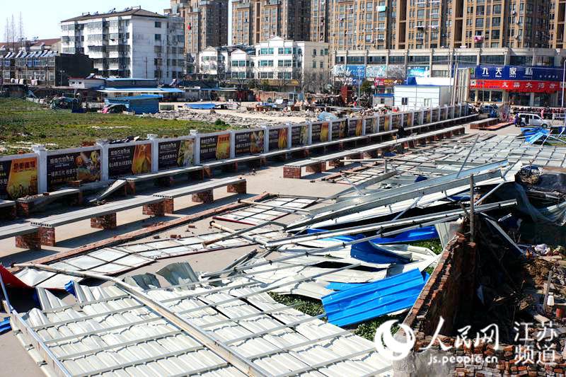 �����h����һ̎���Ј��ڽ����ﵹ������e�н�ǧƽ������