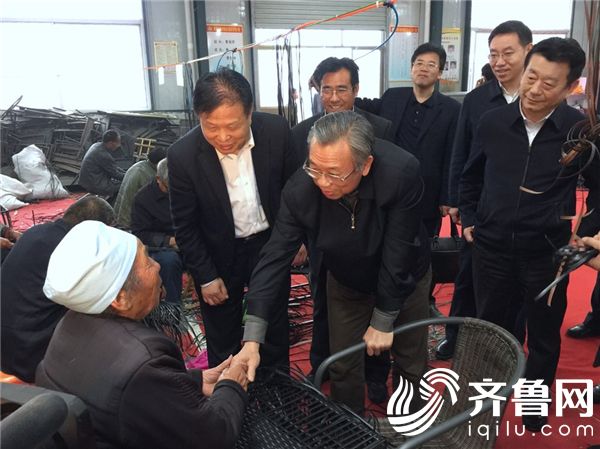 4��8���������x��۲�ǿh���ܴ��ؚ܇�g����Ⱥ��