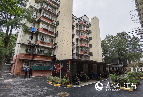 Ӻ�@41̖(h��o)С�^(q��)��(sh��)�F(xi��n)�˼��b���ȫ���w������W(w��ng) �R�Բ��z