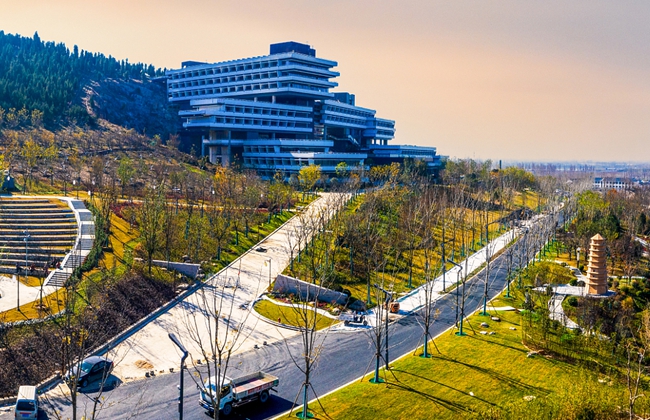 ��ɽ�̈́ݽ����崿ھƵ���������ί���������D