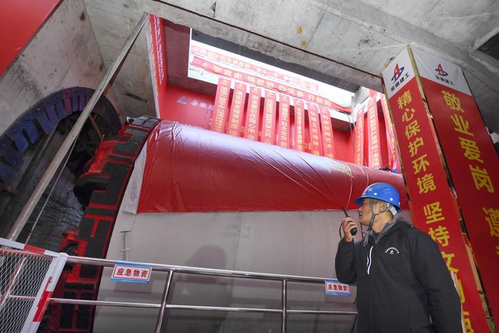 2021��12��18�����Ϸ���܉����ͨ3̖������2��(bi��o)����ϼ·վ-վǰ·�^(q��)�g���^��һ̖���ٳ��l(f��)�� ����·�򹩈D