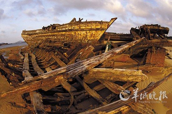 ��ůɫ�{(di��o)�Ĺ⾀�����g��϶�p�ЃA�a��(l��i)���@Щ�o������ľ�|(zh��)�O���@ʾ���������j�U��ɫ��