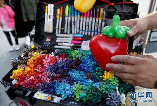 (國(guó)際)(1)愛丁堡:街頭的藝術(shù)氣息