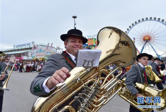 (國(guó)際)(2)盛裝游行